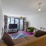 Cosy Room Near Wembley Stadium