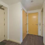 Cosy Room Near Wembley Stadium