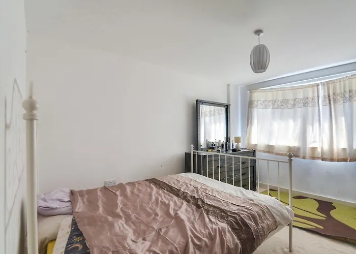 Cosy Room Near Wembley Stadium